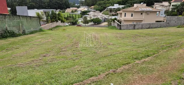TERRENO 845 M²-COND. SANTA TERESA-BOA LOCALIZAÇÃO-VINHEDO/SP