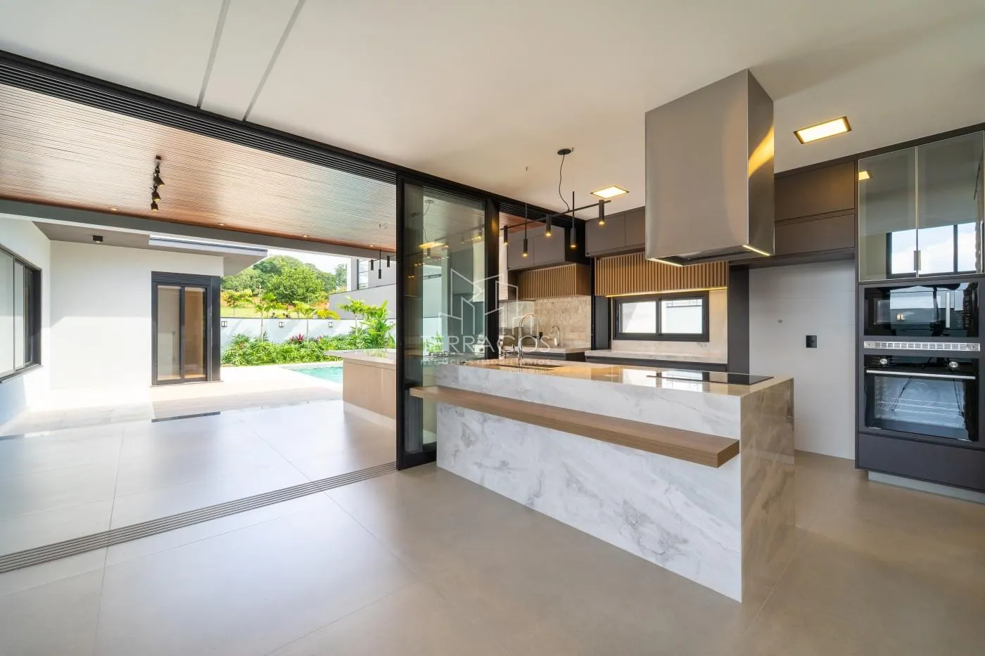 Garagem — casa de 4 quartos 325m² venda em Terra Nova, Jundiaí SP R$ 4.300.000