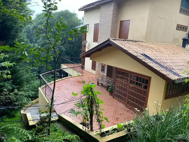 MAGNÍFICA CASA DE INVERNO À VENDA NA CHARMOSA CIDADE DE MONTE VERDE EM MG