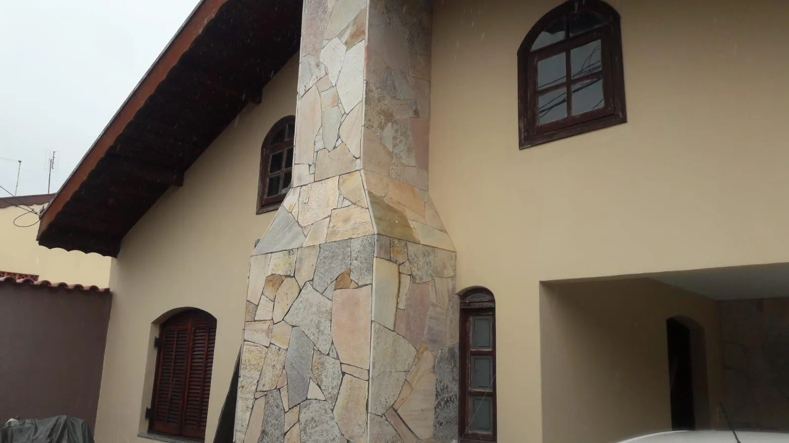 Casa com 4 dormitórios com edícula à venda, 198 m² por R$ 650.000 - Vila Santa Terezinha - Várzea Paulista/SP