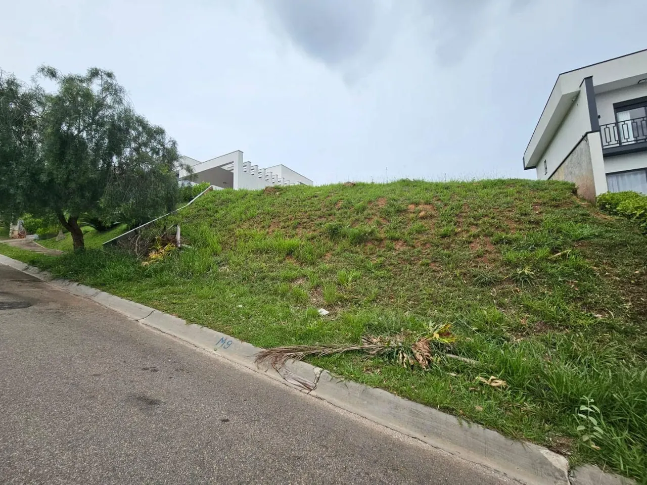 CONDOMÍNIO TERRAS DE JUNDIAÍ, TERRENO EM ACLIVE À VENDA, BAIRRO VALE AZUL — foto 3