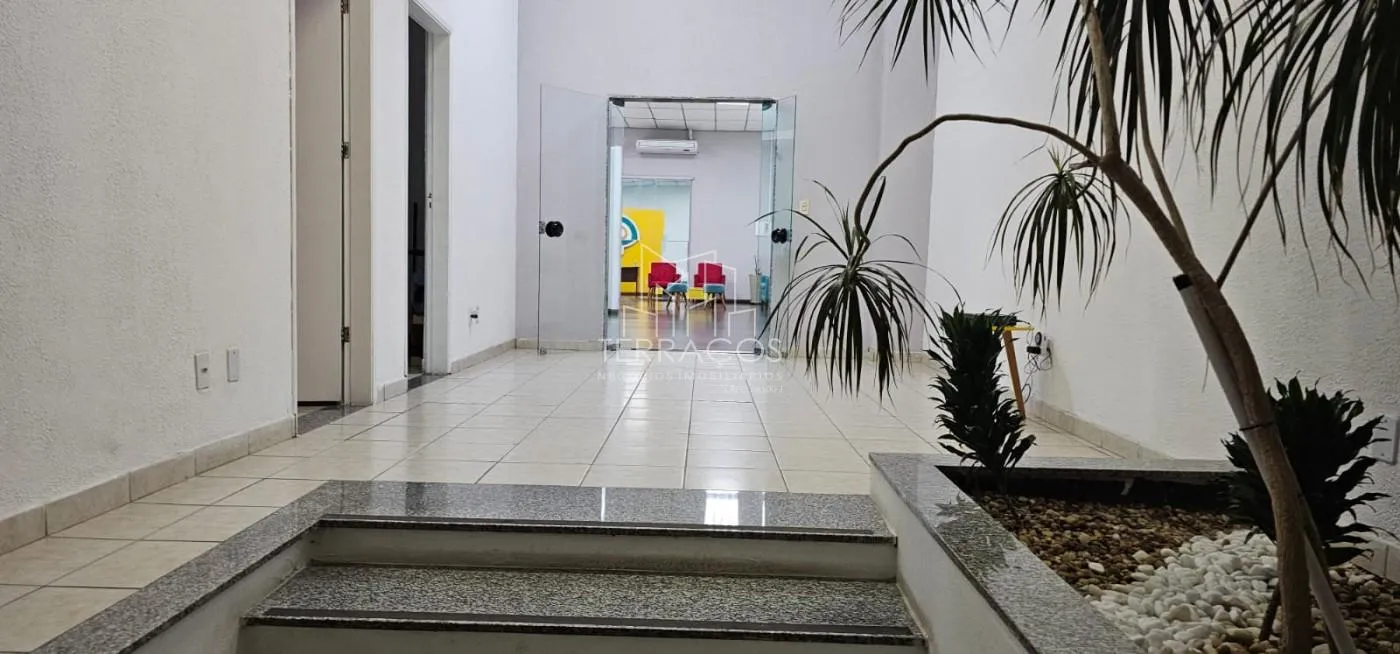 CASA COMERCIAL EM RUA DE BOA VISIBILIDADE-277 M²-LOCAÇÃO-JUNDIAÍ/SP