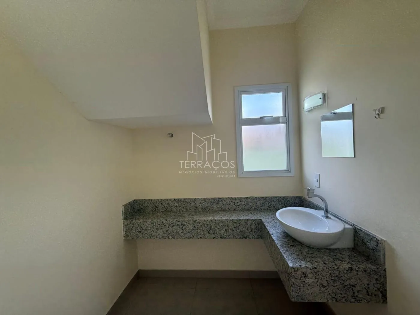 Banheiro — casa de 3 quartos 200m² venda em Jardim Primavera, Itupeva SP R$ 1.187.500