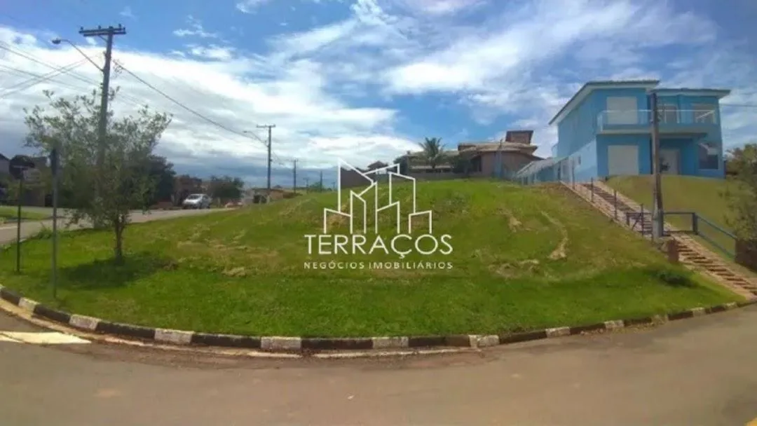 TERRENO DE ESQUINA EM ACLIVE À VENDA, CONDOMÍNIO RESIDENCIAL DOS LAGOS, ITUPEVA SP, PROJETO JÁ APROVADO