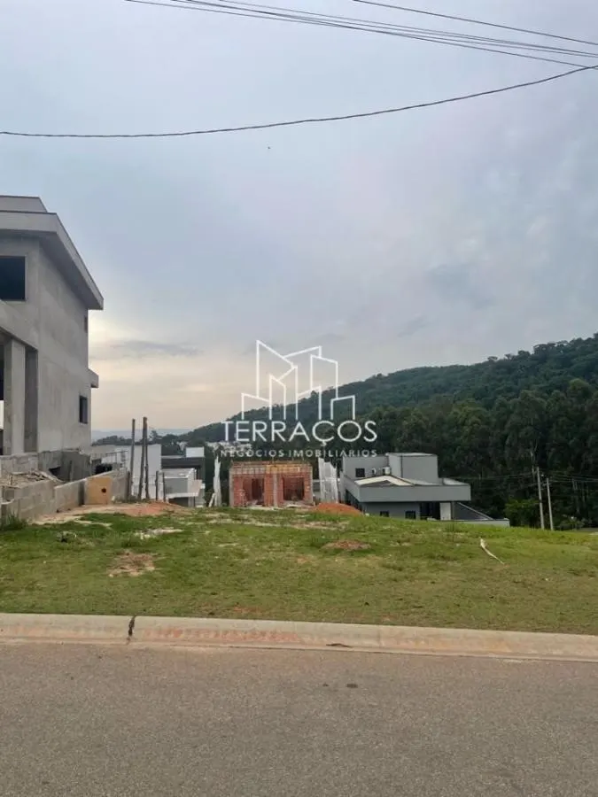 ÓTIMO TERRENO EM LEVA DECLIVE À VENDA NO CONDOMÍNIO IBI ARAM II EM ITUPEVA SP — foto 2