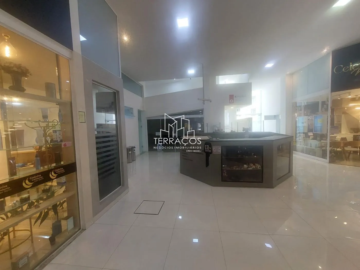 Área externa — imóvel comercial 10m² locação em Jardim Samambaia, Jundiaí SP R$ 1.200