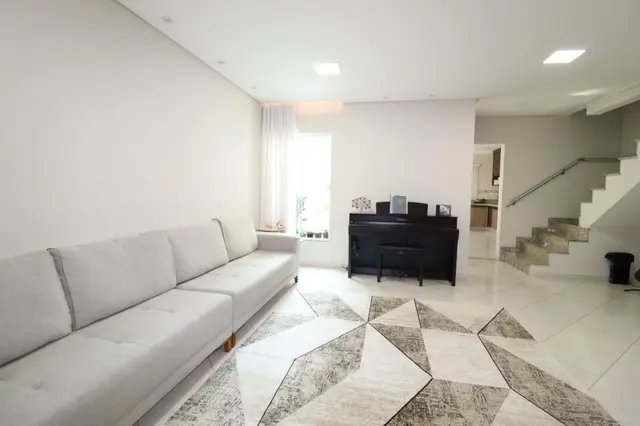 Sobrado à venda com 03 quartos no Bairro Almerinda Chaves- Jundiaí/SP